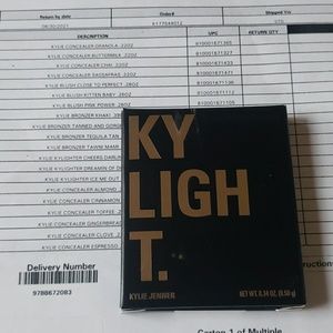 Kylie Kylighter cheers darling